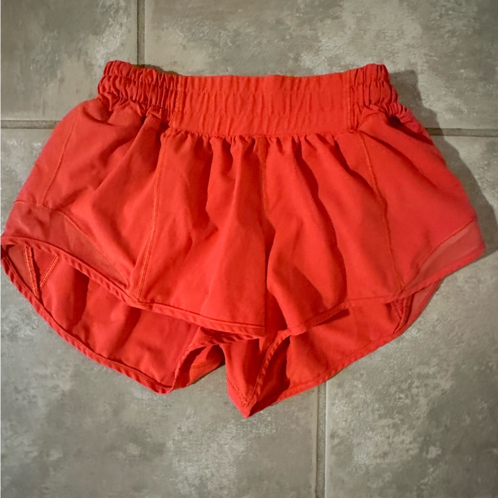 Lululemon hotty hots 2.5 in dark red